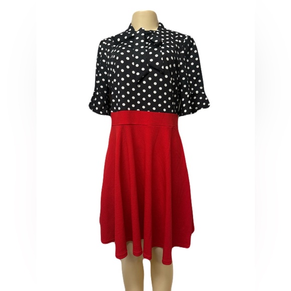 Dresses & Skirts - Black and White A-Line Mini Dress with Puff Sleeves